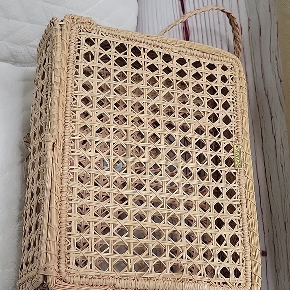 Kaanas Handmade Straw Bag - Picture 4 of 10